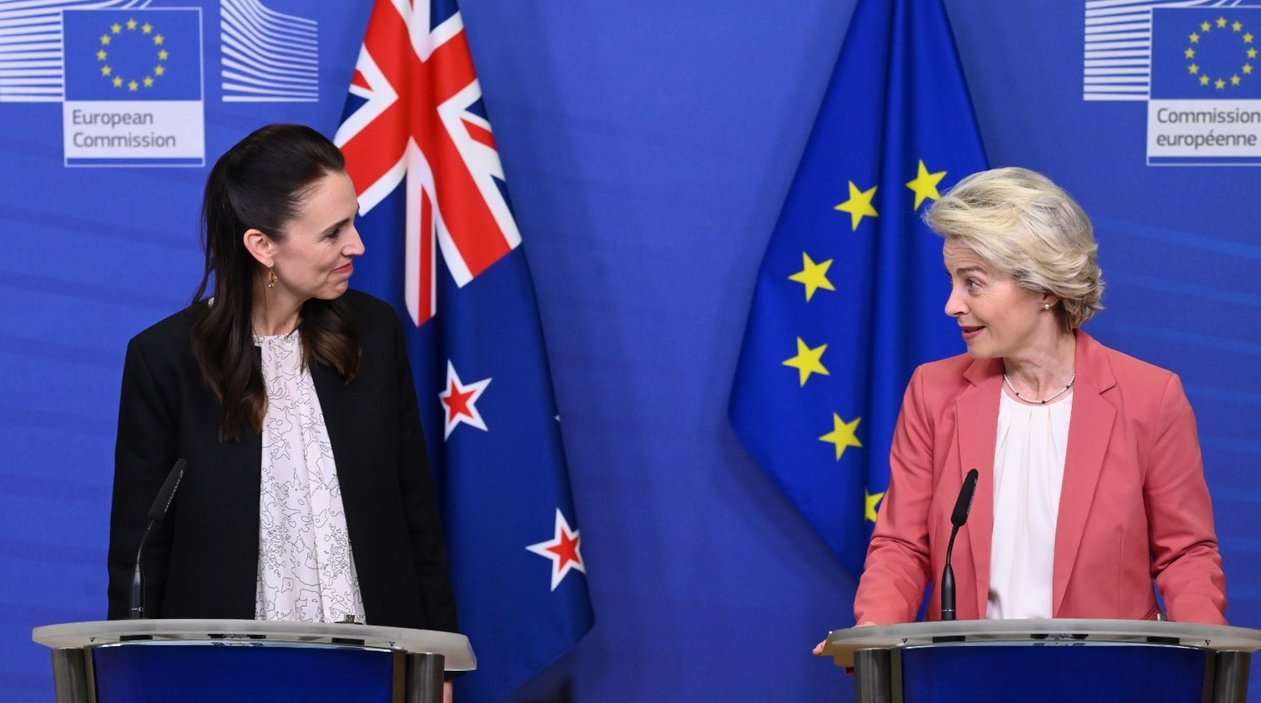 Jacinda Ardern e Ursula von der Leyen lo 30 de junh de 2022 © Comision Europèa