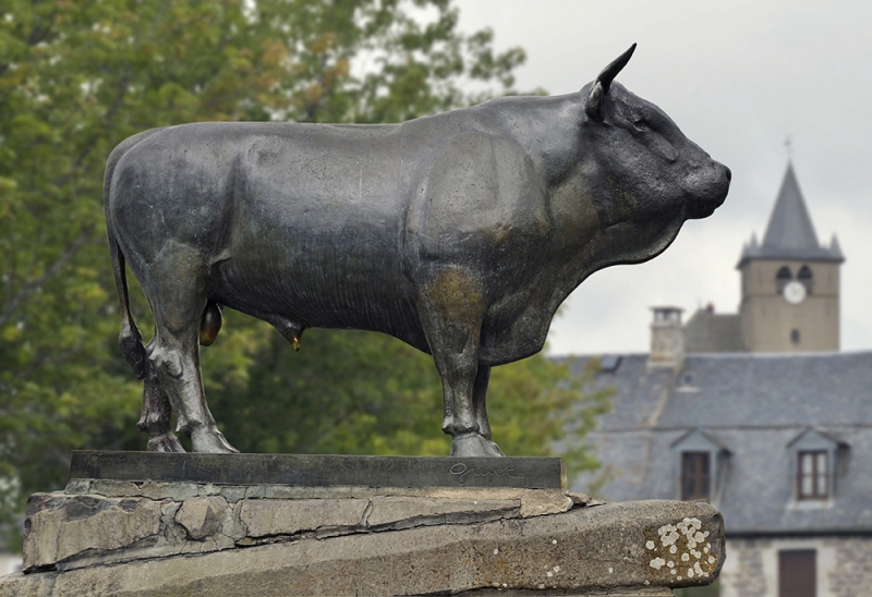 estatua-taur-laguiole